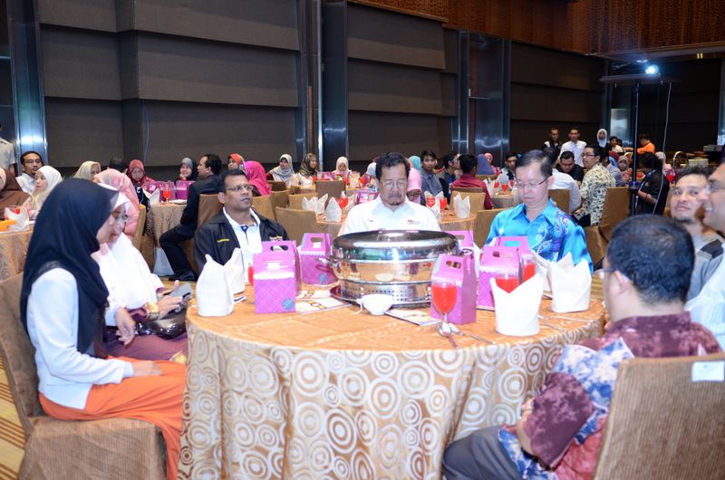 Hi tea alumni  14  081